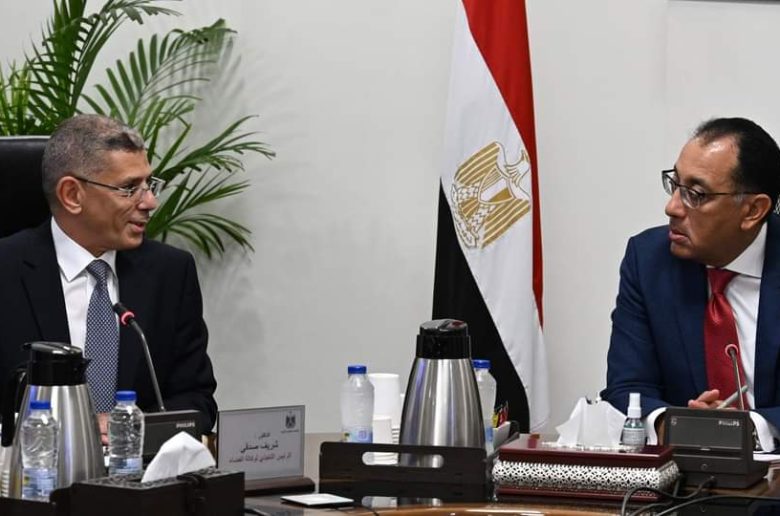 رئيس الوزراء يتابع عدد من ملفات عمل وكالة الفضاء المصرية