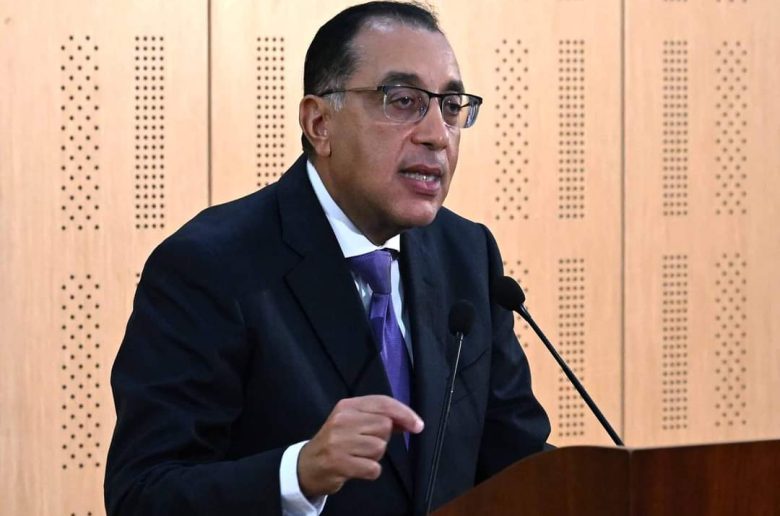 رئيس الوزراء: «الكهرباء» تسدد 5 مليارات جنيه شهريا لوزارة البترول من إجمالي 16 مليار جنيه