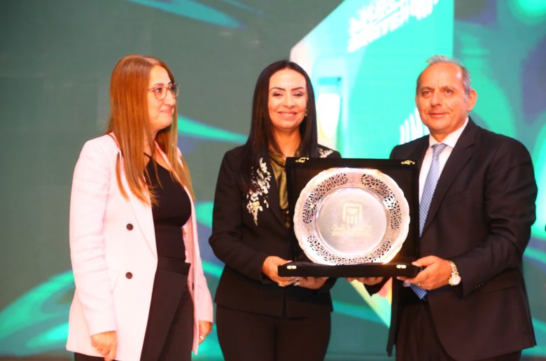 جانب من إطلاق البنك الأهلي المصري أول بطاقة بخاصية تلامسية للعملاء من ضعاف البصر