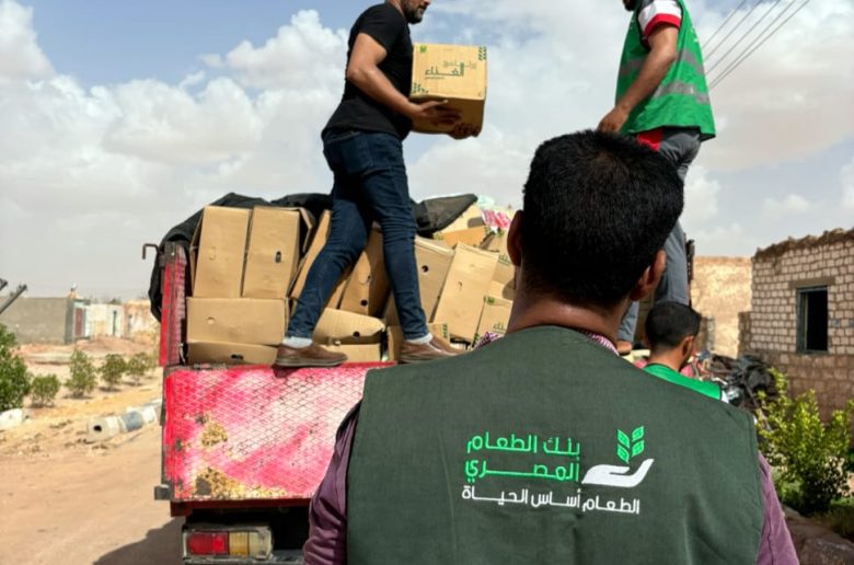 بنك الطعام يقدم مساعدات عاجلة للأسر المتضررة من أمطار الوادي الجديد