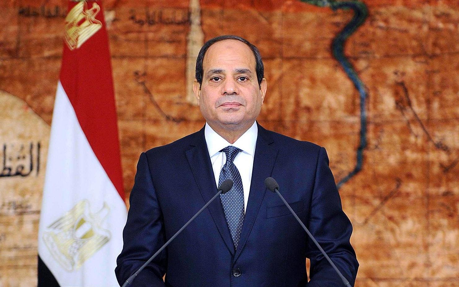 الرئيس السيسي يوجه بتشكيل لجنتين دائمتين لربط التعليم والصناعة بسوق العمل
