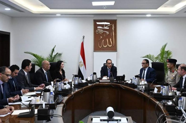 رئيس الوزراء يعقد اجتماعا بشأن تحديد المناطق الأكثر احتياجا على مستوى الجمهورية