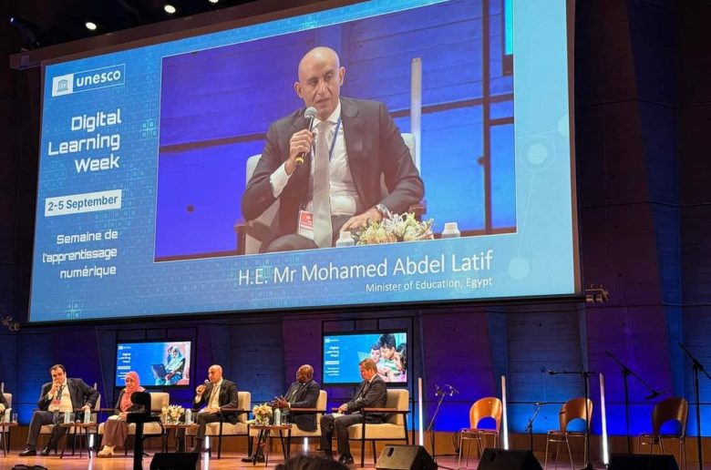 وزير التعليم يشارك بالجلسة العامة لمؤتمر «أسبوع التعلم الرقمى 2024» بفرنسا