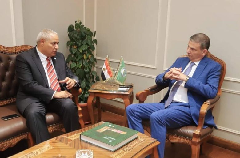 وزير الزراعة والممثل الإقليمي للفاو يستعرضان مجالات التعاون المشتركة