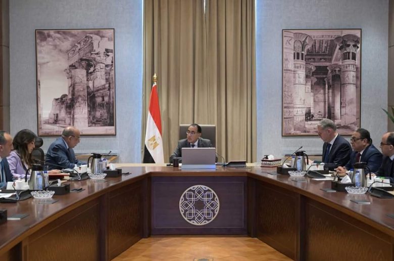 رئيس الوزراء يتابع جهود توفير احتياجات قطاع الكهرباء من المنتجات البترولية