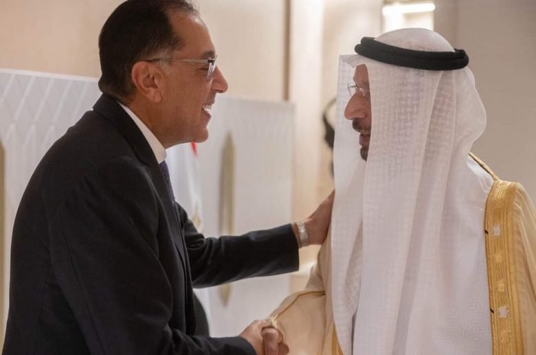 رئيس الوزراء يلتقي وزير الاستثمار السعودي لبحث ملفات الاستثمار المشتركة