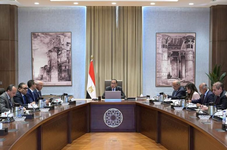 رئيس الوزراء يبحث آلية تعديل حدود الكربون بهدف تعزيز تنافسية الصادرات