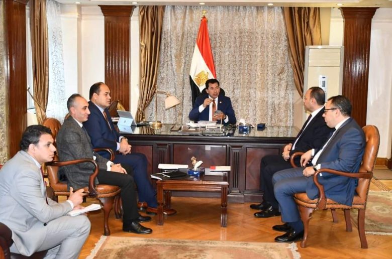 وزير الشباب يعلن تفعيل البوابة الإلكترونية للربط مع الاتحادات والهيئات الرياضية