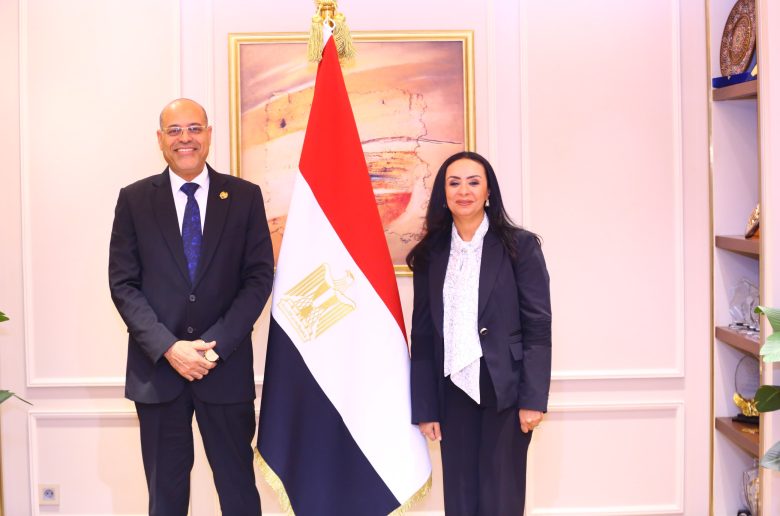 وزيرا التضامن والعمل يبحثان ضم العمالة غير المنتظمة بقطاعي التشييد والبناء للتأمين الصحي