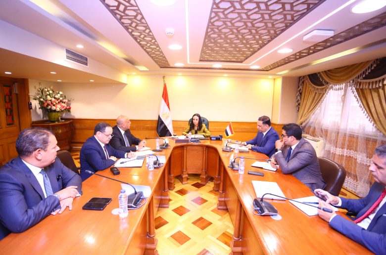 وزيرة التضامن تبحث مجالات دعم أصحاب الحرف اليدوية والتراثية