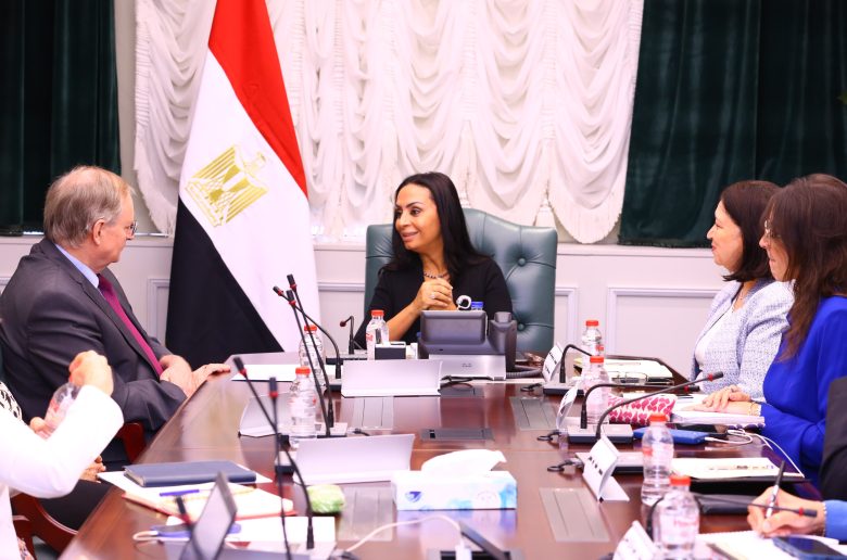 وزيرة التضامن تبحث سبل التعاون مع سفير الاتحاد الأوروبي لدى مصر