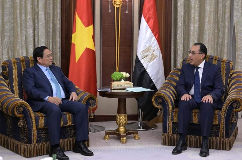 رئيس الوزراء يلتقي رئيس وزراء فيتنام لبحث الملفات ذات الاهتمام المشترك