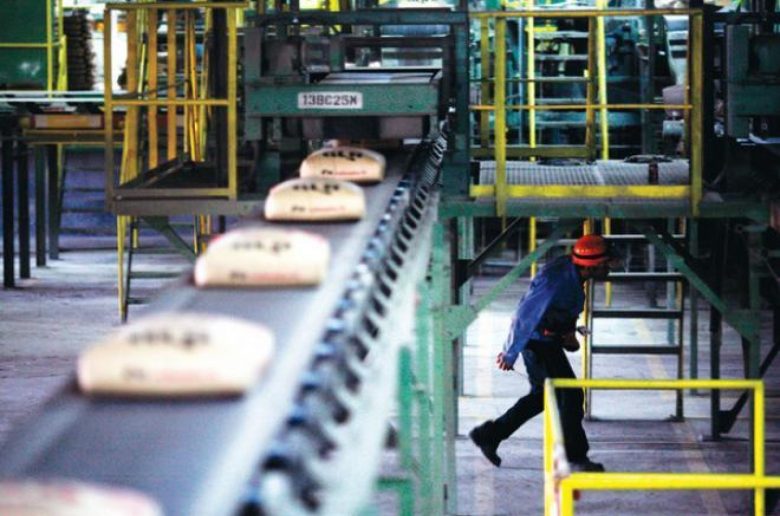 خفض إنتاج مصانع الأسمنت