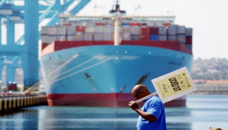 إضراب عمال الموانئ في أمريكا