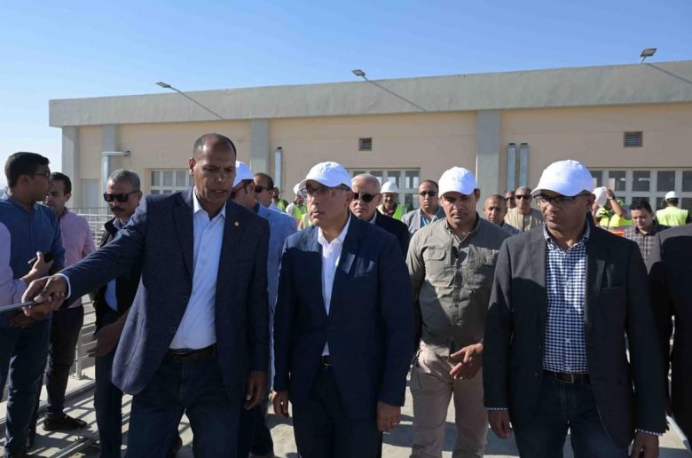 رئيس الوزراء يتفقد محطة مياه الشرب الجديدة بقرية الهنادي شرق إسنا