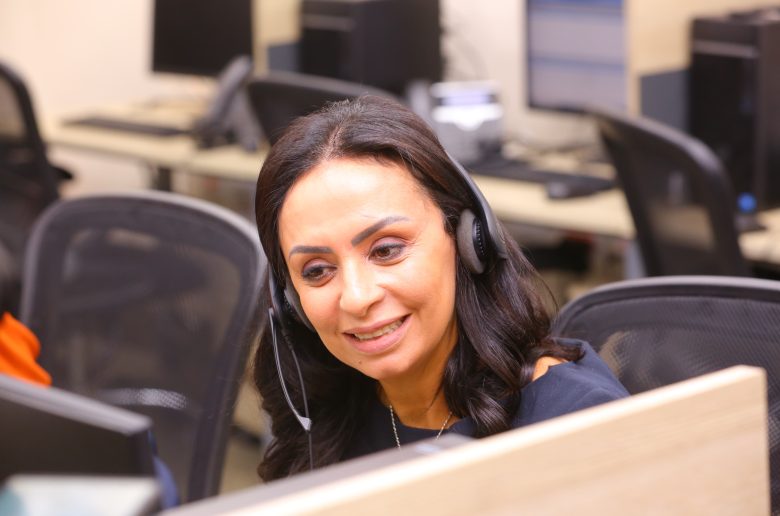 وزيرة التضامن  تدشن الخط الساخن لأبناء مصر وتتفقد مكتب خدمة المواطنين