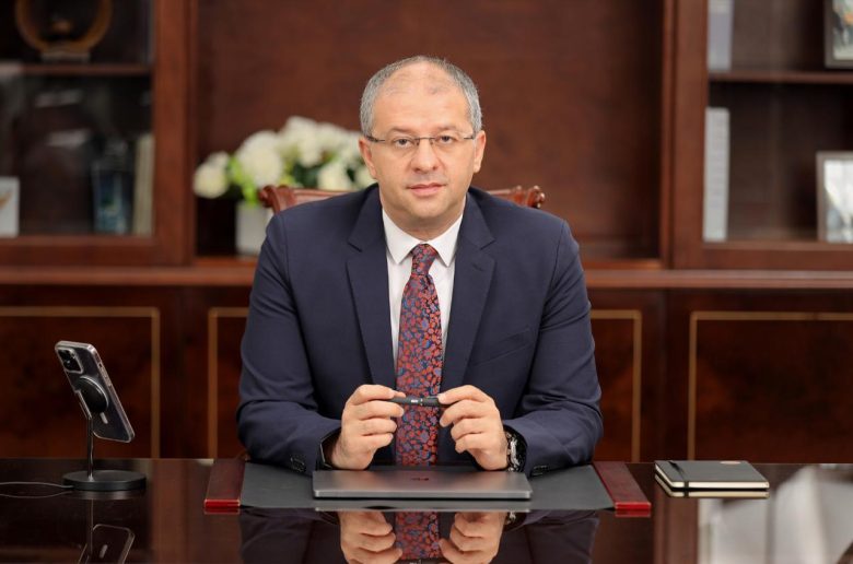 وائل حنفي محمود نائب الرئيس التنفيذي للشؤون المالية بشركة المصرية للاتصالات