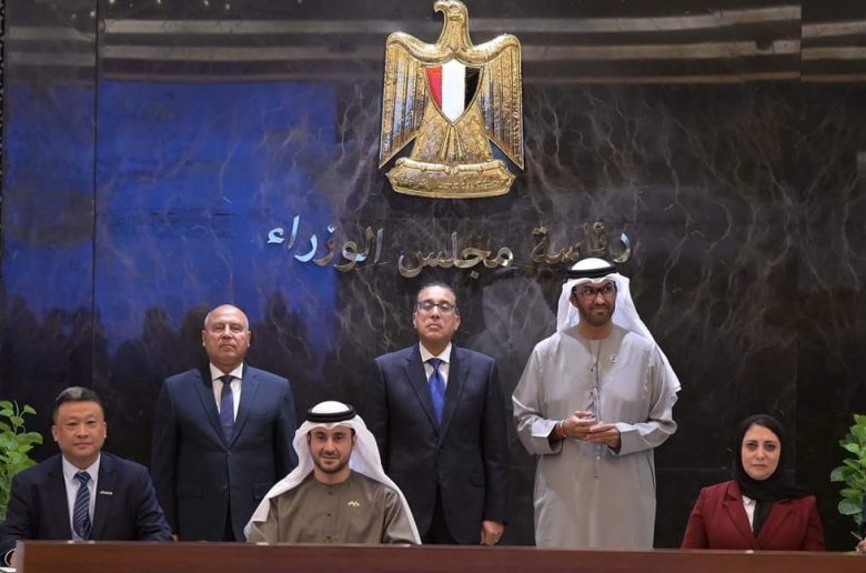 رئيس الوزراء يشهد توقيع مذكرة تفاهم بشأن إنشاء مصنعَين لإنتاج خلايا الطاقة الشمسية