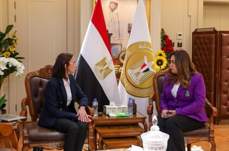 وزيرة التنمية المحلية تتابع جهود توفير السلع الغذائية بأسعار مخفضة بالبحيرة 