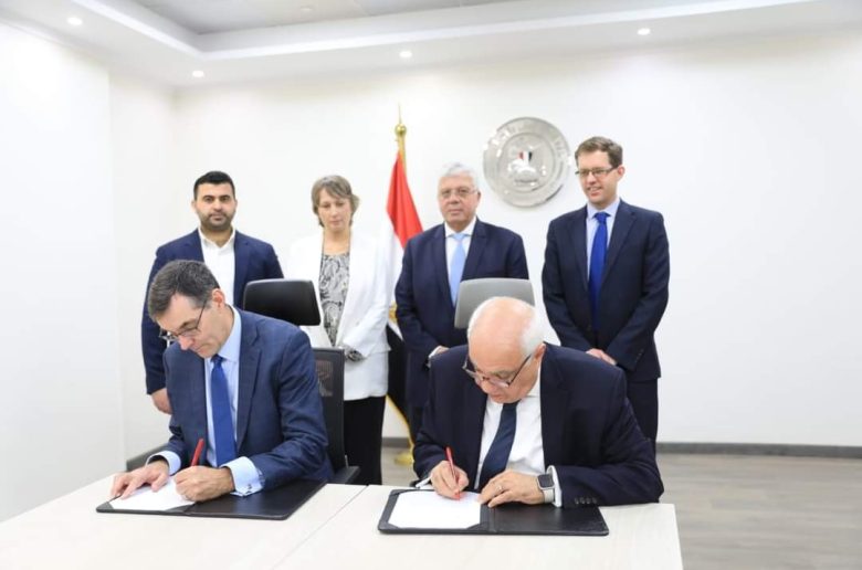 جامعتي المستقبل وإيست إنجليا البريطانية توقعان خطاب نوايا