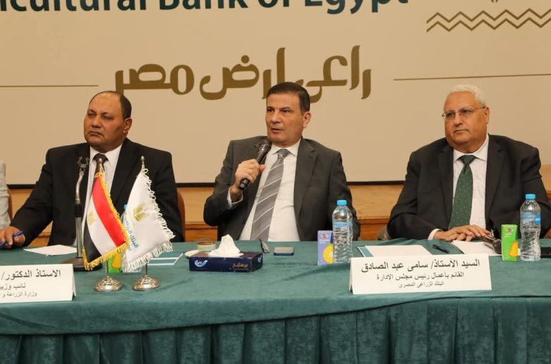 وزير الزراعة يوجه بتجديد تراخيص المزارع المتوقفة خلال أسبوع بحد أقصى