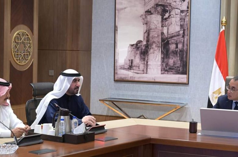 رئيس الوزراء يلتقي رئيس الديوان الأميري لإمارة عجمان بدولة الإمارات العربية المتحدة