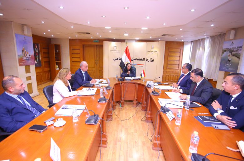 وزيرة التضامن تجتمع بمجلس إدارة صندوق عطاء بتشكيله الجديد