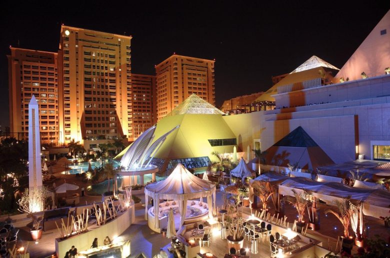 جولدن بيراميدز بلازا