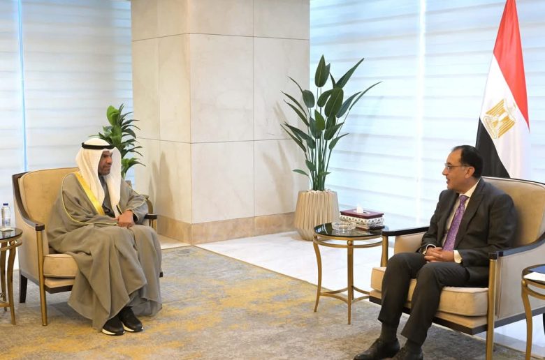 رئيس الوزراء: توجيهات رئاسية دائمة بدفع العلاقات مع الكويت بمختلف المجالات 