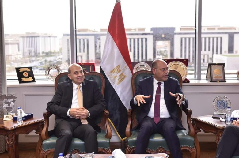 وزير العمل يلتقي وفد غرفة التجارة والصناعة الفرنسية لبحث أوجه التعاون 