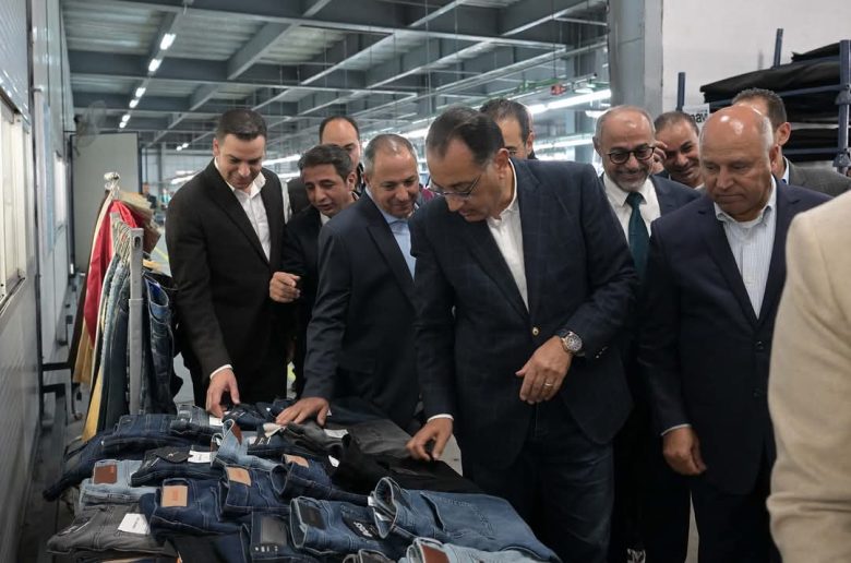 رئيس الوزراء يزور مصنع «أكاي» للملابس الجاهزة بالمنطقة الصناعية جنوب بورسعيد