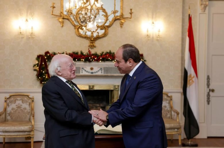 الرئيس السيسي يدعو نظيره الأيرلندي للمشاركة بافتتاح المتحف المصري الكبير 