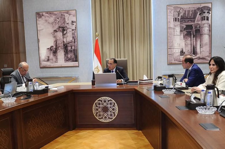 رئيس الوزراء يتابع جهود توفير احتياجات قطاع الكهرباء استعداداً لفصل الصيف
