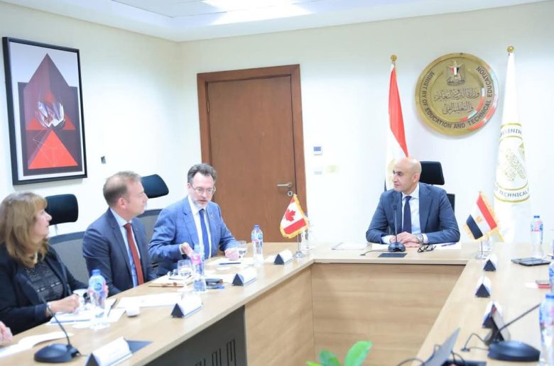 وزير التعليم يبحث مع سفير كندا بالقاهرة آفاق التعاون المستقبلية