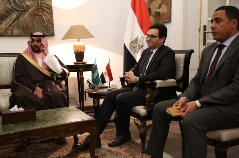 وزير الثقافة يلتقي نظيره السعودي لبحث آفاق التعاون المشترك