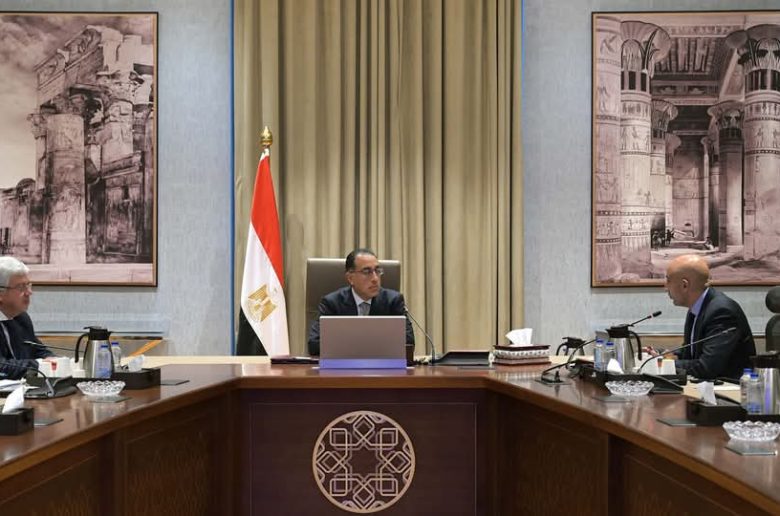 رئيس الوزراء يستعرض مقترحات لتحقيق الانضباط وحوكمة لجان الثانوية العامة