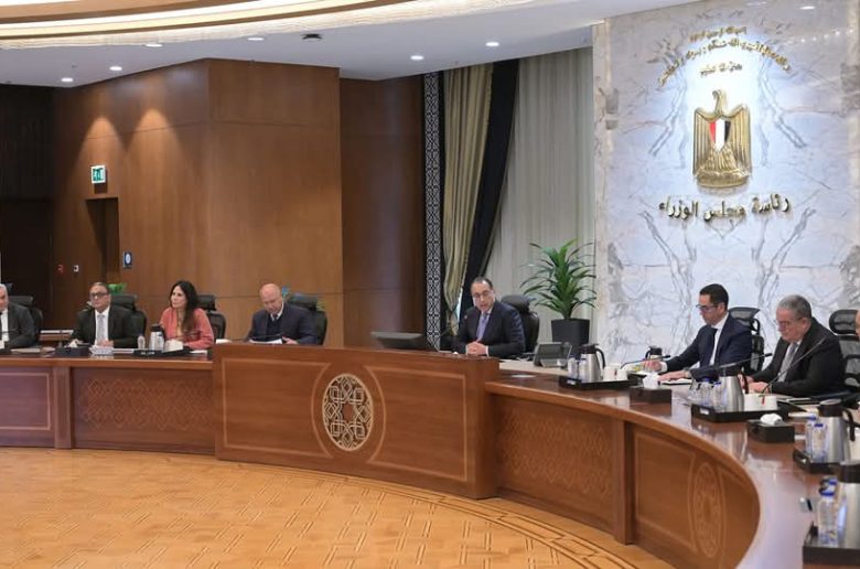 رئيس الوزراء يستعرض مع مسئولي «المنصور للسيارات» وسايك موتور البرنامج الزمني للمصنع الجديد