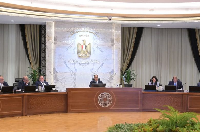 مدبولي: توجيه من «الرئيس» بالإسراع في تنفيذ إجراءات طرح الشركات الأربع التابعة للقوات المسلحة 