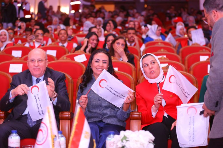 وزيرة التضامن تشهد احتفالية الهلال الأحمر باليوم العالمي للتطوع