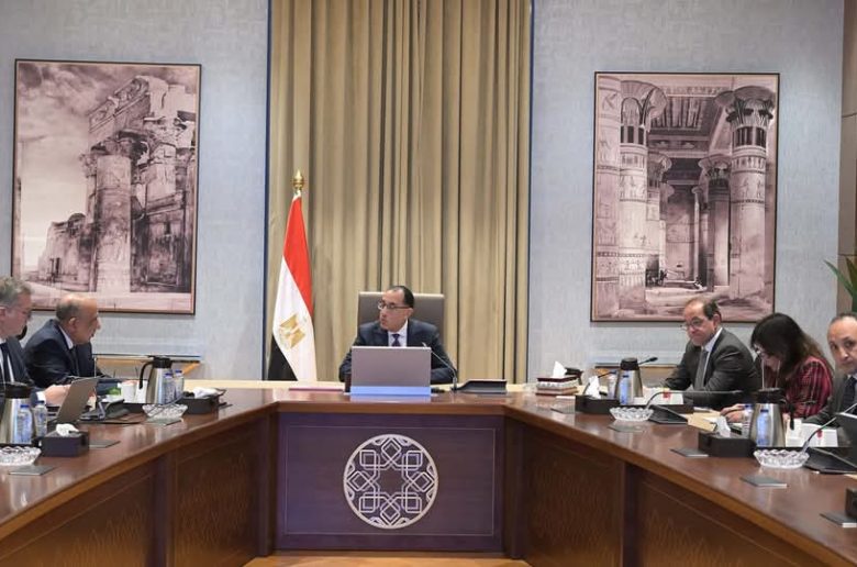 رئيس الوزراء يتابع جهود تأمين إمدادات الطاقة لاستدامة تشغيل المحطات الكهربائية