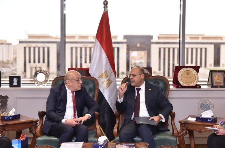 وزير العمل يلتقي سفير الفلبين بالقاهرة لبحث تفعيل سبل التعاون المشترك