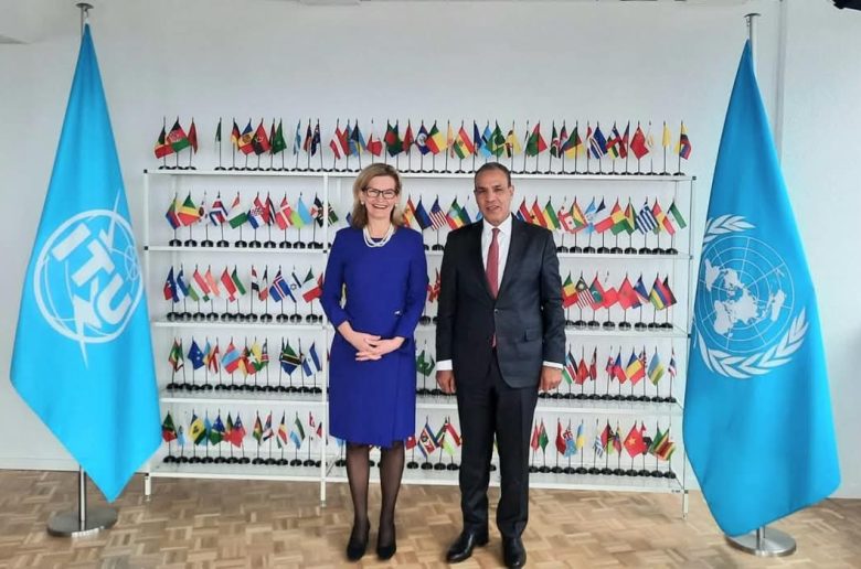 وزير الخارجية يستعرض مساعي بناء اقتصاد رقمي وتطوير البنية التحتية الرقمية