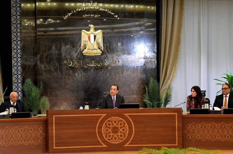 رئيس الوزراء: توجيهات رئاسية بتوسيع قاعدة التشاور والاستفادة من الخبرات الموجودة