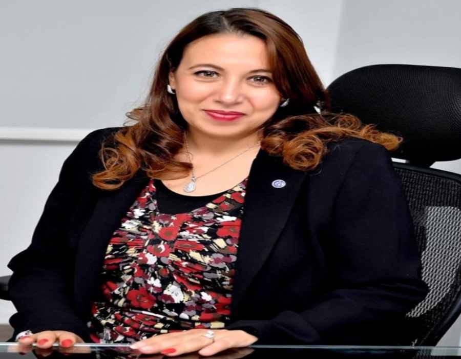 الدكتورة باسمة مندور نائب رئيس قطاع منطقة القناة بشركة ثروة للتأمين