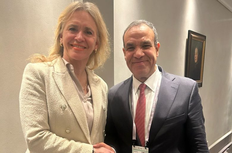 وزير الخارجية والهجرة