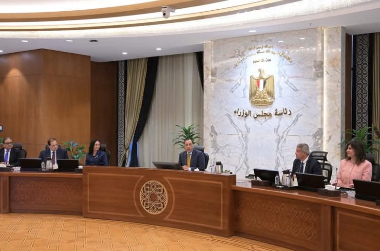 رئيس الوزراء: ننسق مع التحالف الوطني للإعلان عن حزمة مبادرات لدعم المستحقين