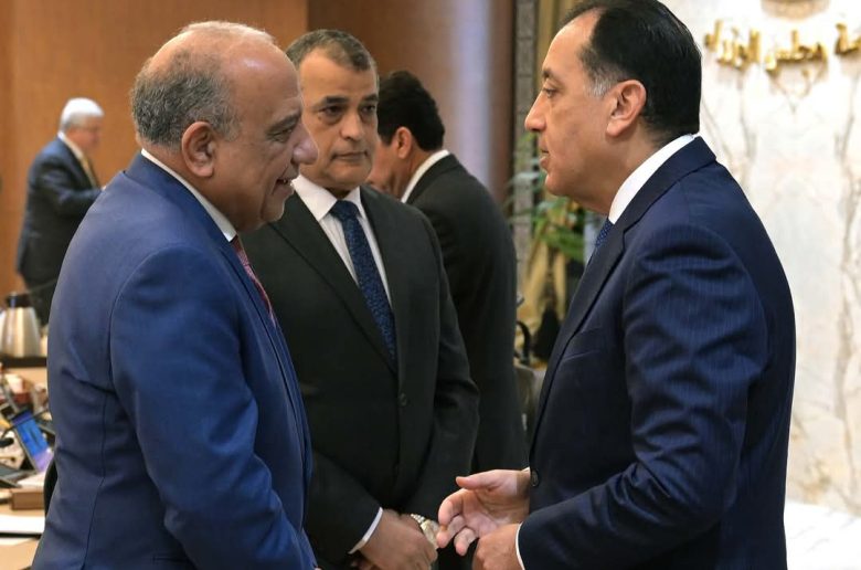 وزير الكهرباء يستعرض جهود تحسين كفاءة الطاقة الكهربائية