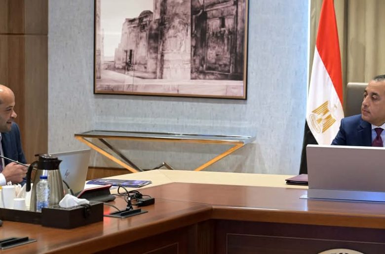 رئيس الوزراء يبحث إقرار حزمة من الحوافز الاستثماریة للقید والطرح بالبورصة