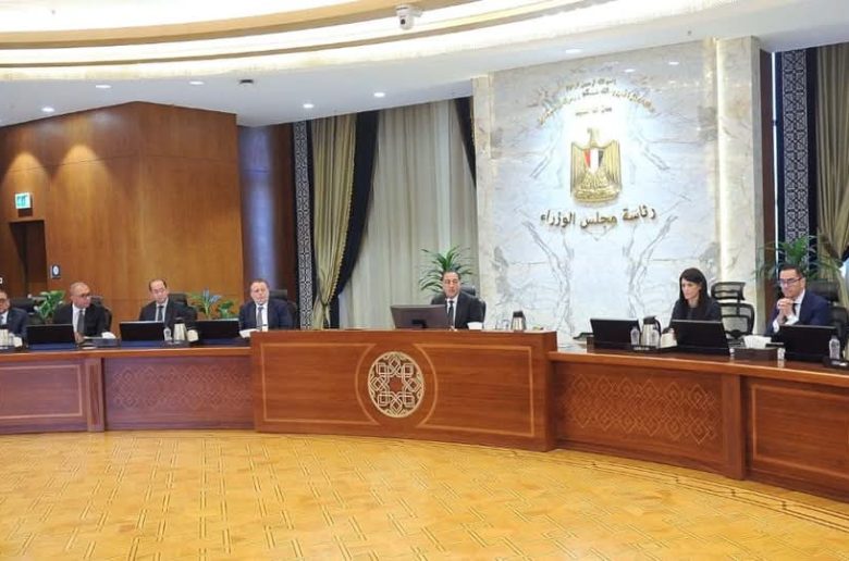 رئيس الوزراء يجتمع بأعضاء مجلس السياسات المالية والنقدية واللجنة الاستشارية للاقتصاد الكلي