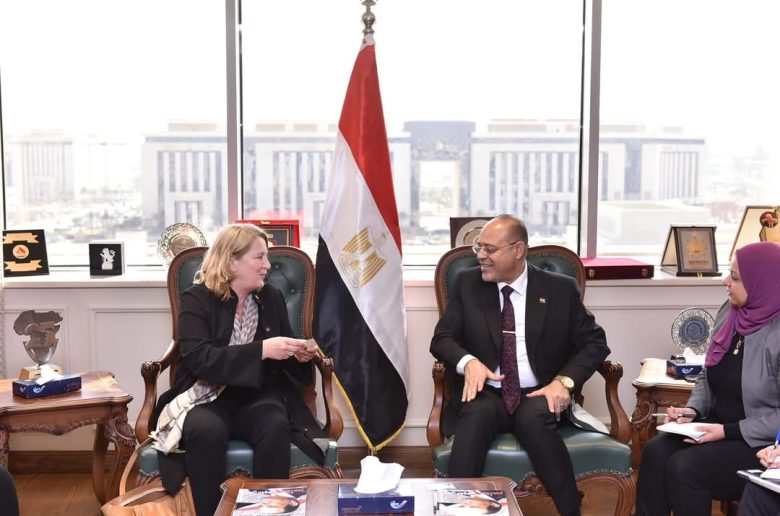 وزير العمل يبحث تفعيل التعاون بمجالات تنقل الأيدى العاملة مع الغرفة الألمانية العربية